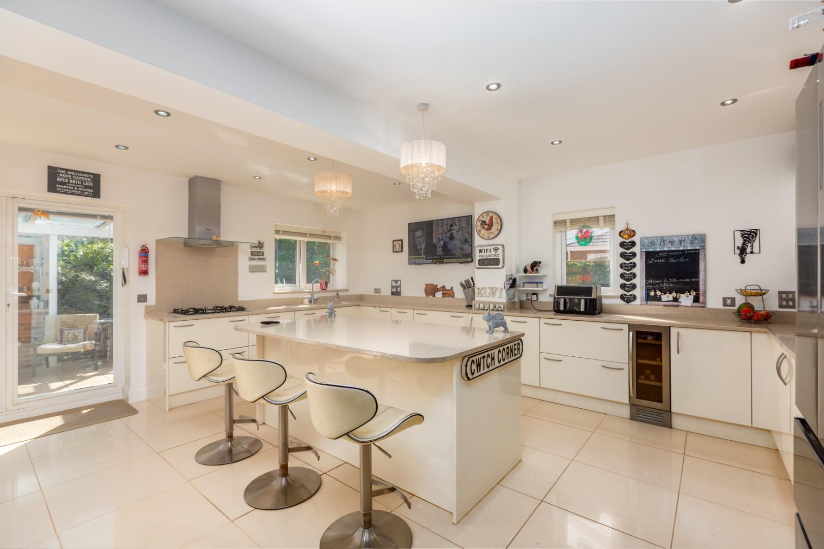 Moorland Avenue, Newton, Mumbles, SA3 4UA